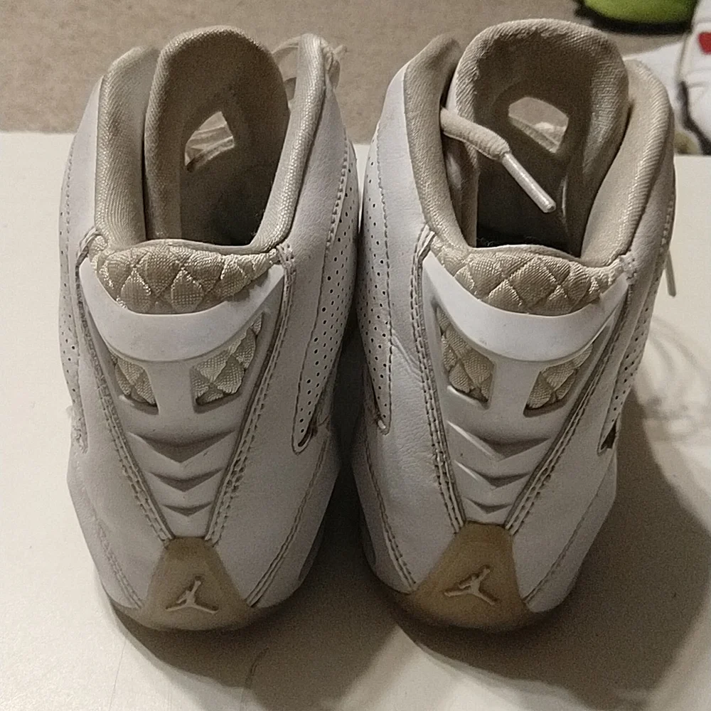 Jordan Shoes - Picture 5 of 6